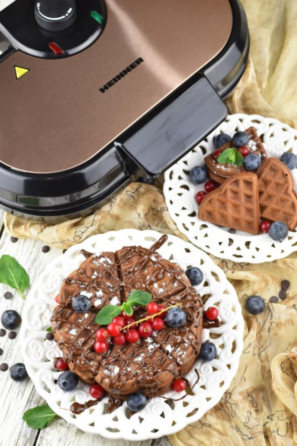 Heinner Aparat za galete HEINNER HWF-1000CR 1000W/dupli/crni