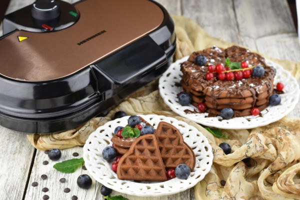 Heinner Aparat za galete HEINNER HWF-1000CR 1000W/dupli/crni