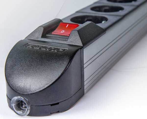 Multip Produžni kabl Multip 1001243 sa 7 utičnica/prekidač/3m