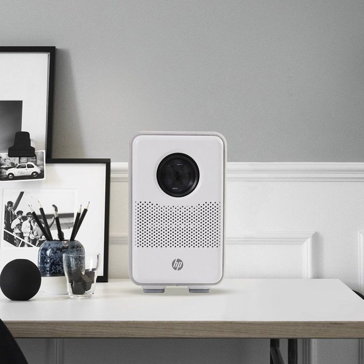 HP – Go Europe GmbH HP Mobilni projektor CC200, beli